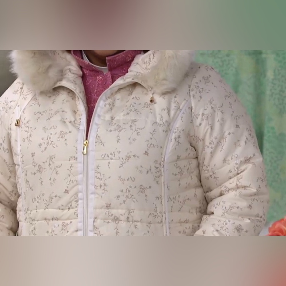 NWOT Isaac Mizrahi Live! Ditsy Floral Puffer Coat w/ Faux Fur Hood - Picture 8 of 12